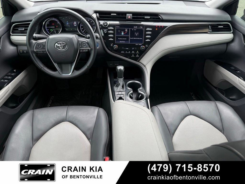 2020 Toyota Camry Hybrid XLE - HYBRID!