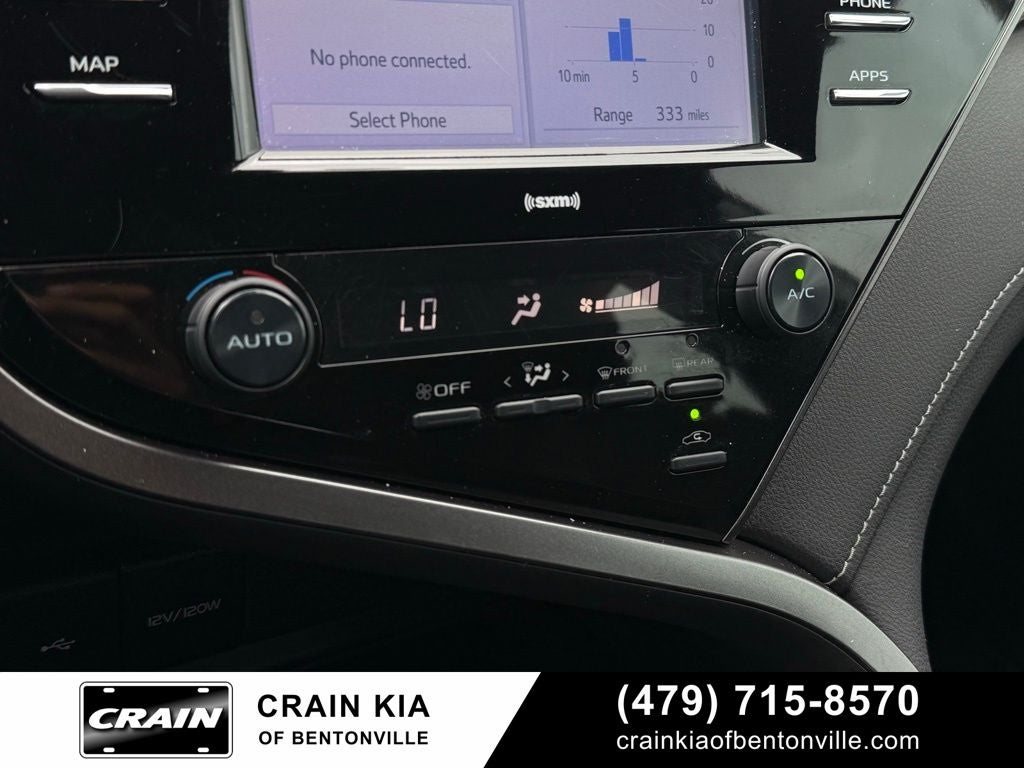 2020 Toyota Camry SE - CLEAN CARFAX / ONE OWNER