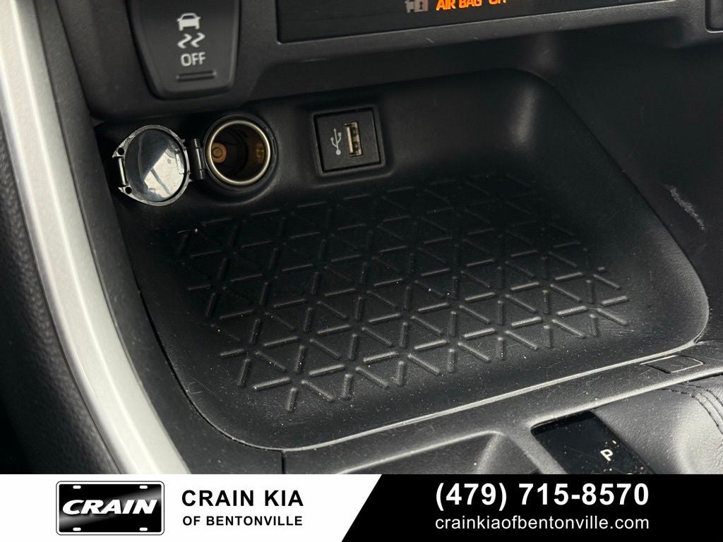 2025 Toyota RAV4 Hybrid XLE - AWD / CLEAN CARFAX / ONE OWNER