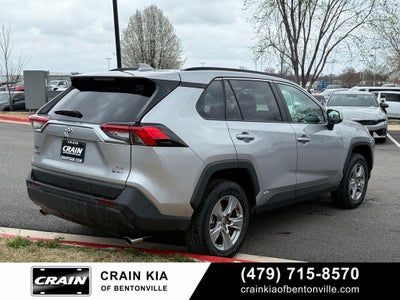 2025 Toyota RAV4 Hybrid XLE - AWD / CLEAN CARFAX / ONE OWNER