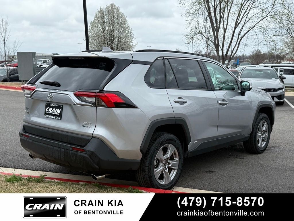 2025 Toyota RAV4 Hybrid XLE - AWD / CLEAN CARFAX / ONE OWNER