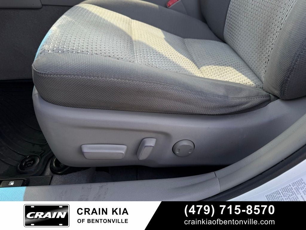 2014 Toyota Camry XLE - SUNROOF