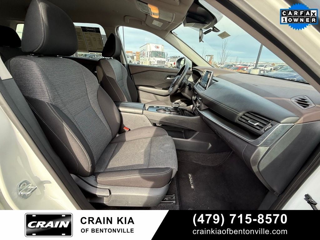 2023 Nissan Rogue SV - CLEAN CARFAX / ONE OWNER