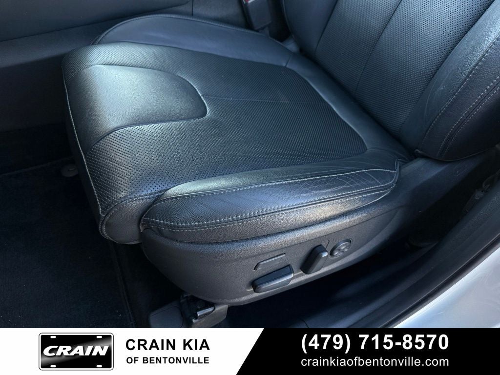 2020 Hyundai Santa Fe Limited - CLEAN CARFAX