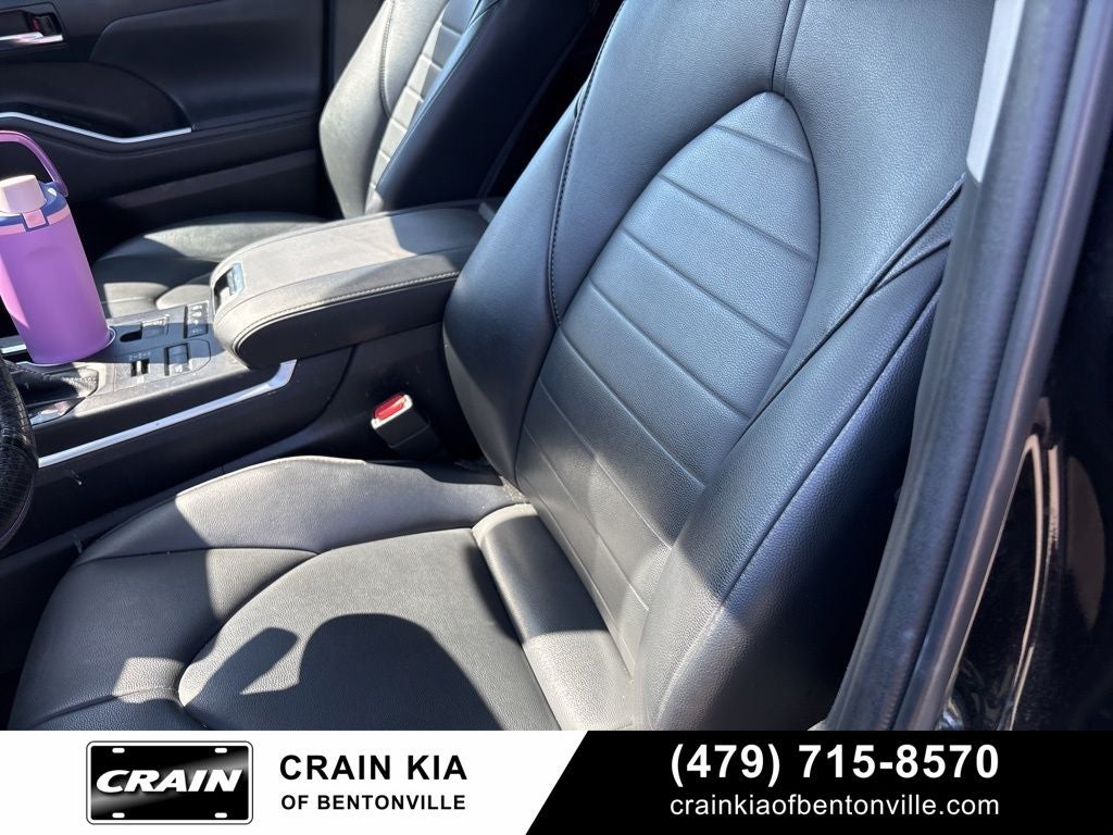 2022 Toyota Highlander XLE - AWD / SUNROOF / CLEAN CARFAX