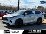 2023 Toyota Highlander XLE - SUNROOF / CARFAX ONE OWNER