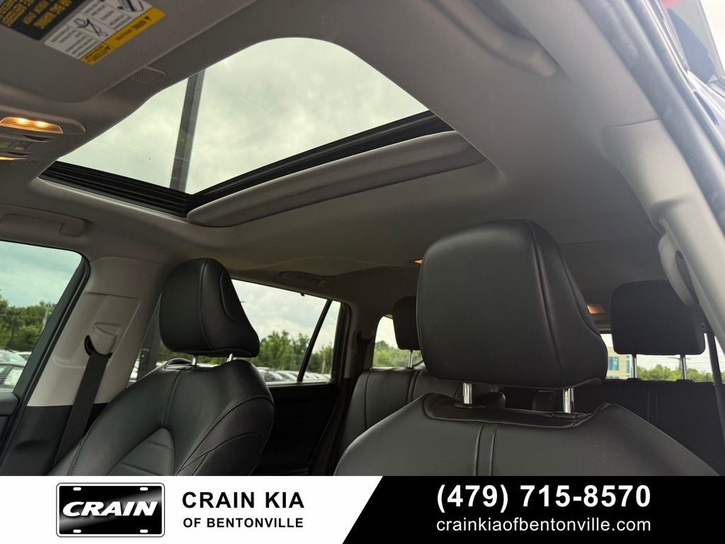 2023 Toyota Highlander XLE - AWD / SUNROOF