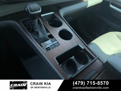 2022 Toyota Sienna XLE 8 Passenger - CARFAX ONE OWNER