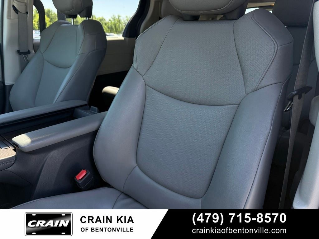 2022 Toyota Sienna XLE 8 Passenger - CARFAX ONE OWNER