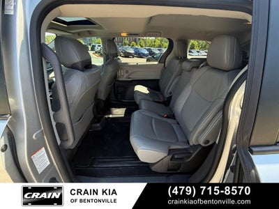2022 Toyota Sienna XLE 8 Passenger - CARFAX ONE OWNER