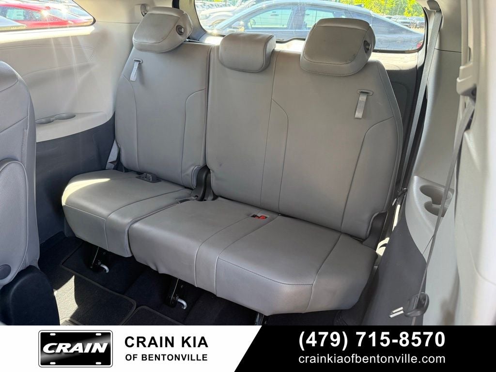 2022 Toyota Sienna XLE 8 Passenger - CARFAX ONE OWNER