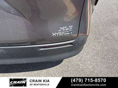 2021 Toyota Sienna XLE 8 Passenger / CLEAN CARFAX