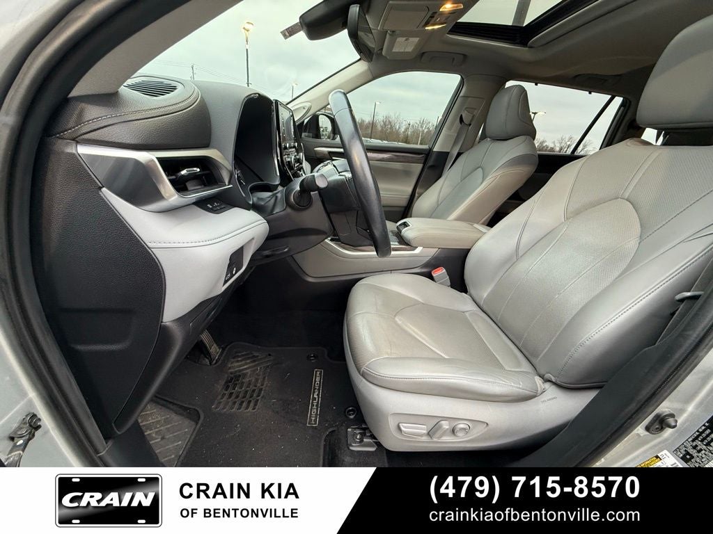 2020 Toyota Highlander Limited - CLEAN CARFAX / SUNROOF