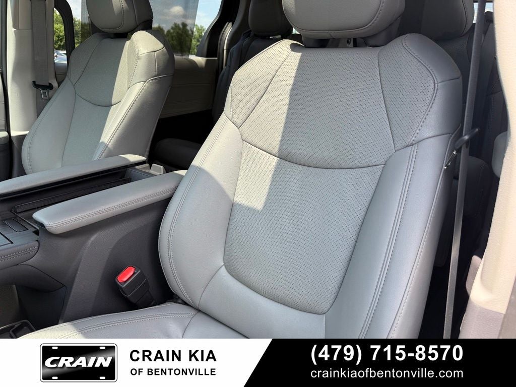 2023 Toyota Sienna Limited - SUNROOF / CLEAN CARFAX / ONE OWNER