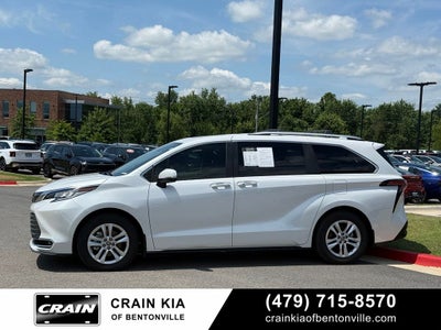 2023 Toyota Sienna Limited - SUNROOF / CLEAN CARFAX / ONE OWNER