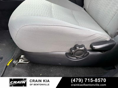 2017 Toyota Tacoma SR5 V6 - 4WD / CARFAX ONE OWNER