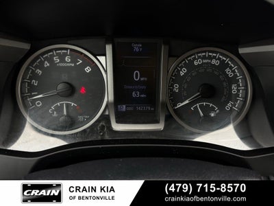 2017 Toyota Tacoma SR5 V6 - 4WD / CARFAX ONE OWNER