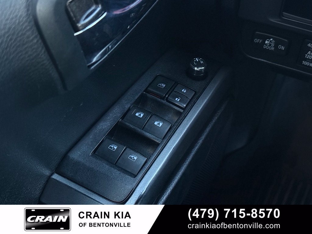 2017 Toyota Tacoma TRD Sport V6 - 4WD