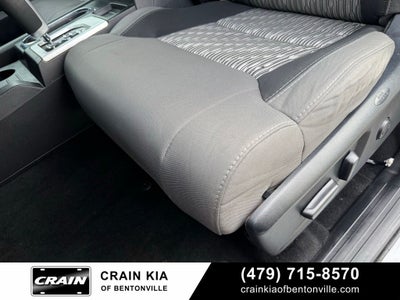 2019 Toyota Tundra SR5 - 4WD / CLEAN CARFAX / LIFTED!