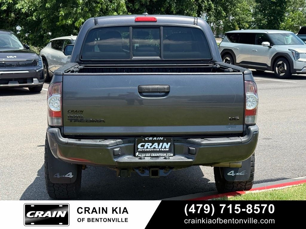 2014 Toyota Tacoma Base V6 - 4WD / CLEAN CARFAX HISTORY