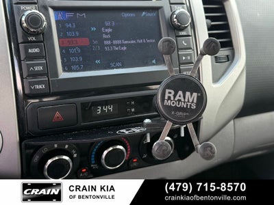 2013 Toyota Tacoma Base - 4WD / CARFAX ONE OWNER