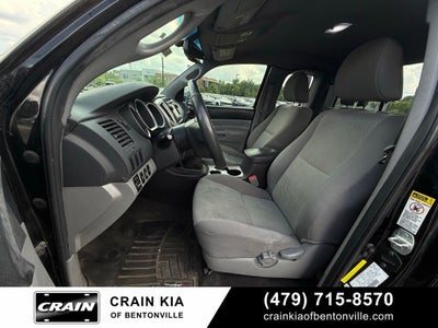 2013 Toyota Tacoma Base - 4WD / CARFAX ONE OWNER