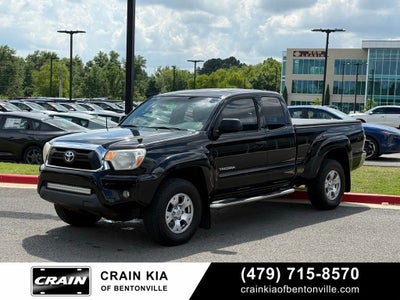 2013 Toyota Tacoma Base - 4WD / CARFAX ONE OWNER
