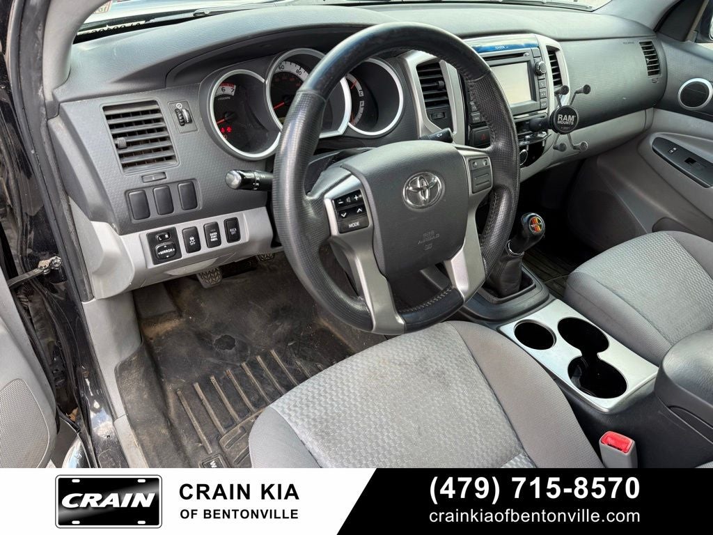 2013 Toyota Tacoma Base - 4WD / CARFAX ONE OWNER
