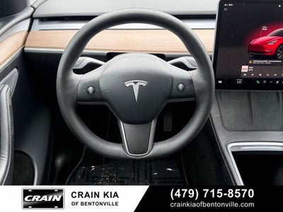 2024 Tesla Model Y Long Range - AWD / CLEAN CARFAX / ONE OWNER