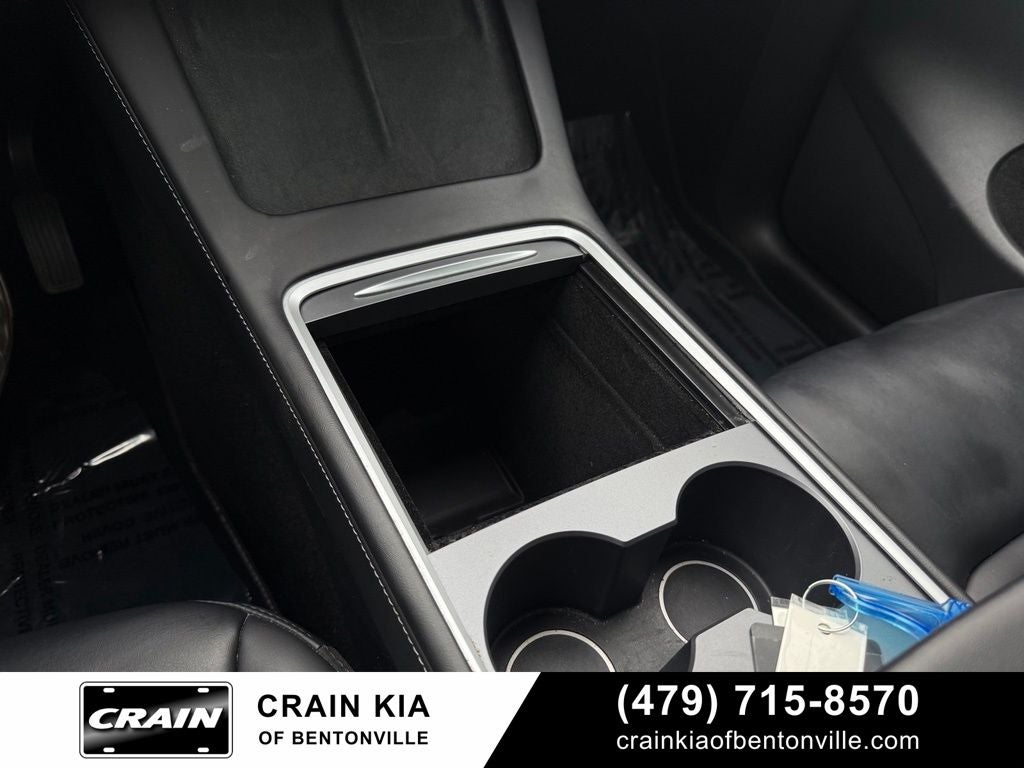 2024 Tesla Model Y Long Range - AWD / CLEAN CARFAX / ONE OWNER