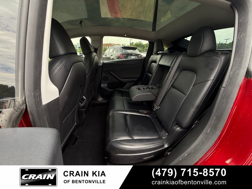 2024 Tesla Model Y Long Range - AWD / CLEAN CARFAX / ONE OWNER