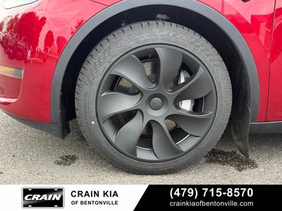 2024 Tesla Model Y Long Range - AWD / CLEAN CARFAX / ONE OWNER