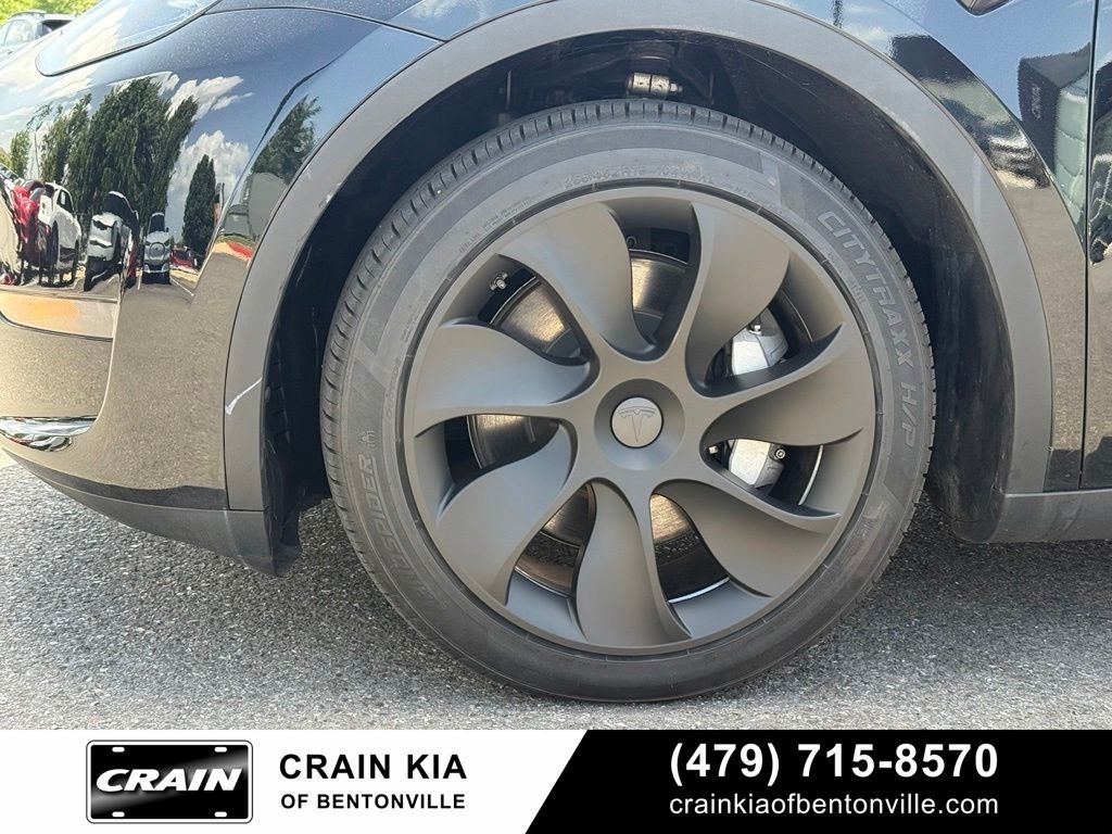 2024 Tesla Model Y Long Range - AWD / CLEAN CARFAX / ONE OWNER