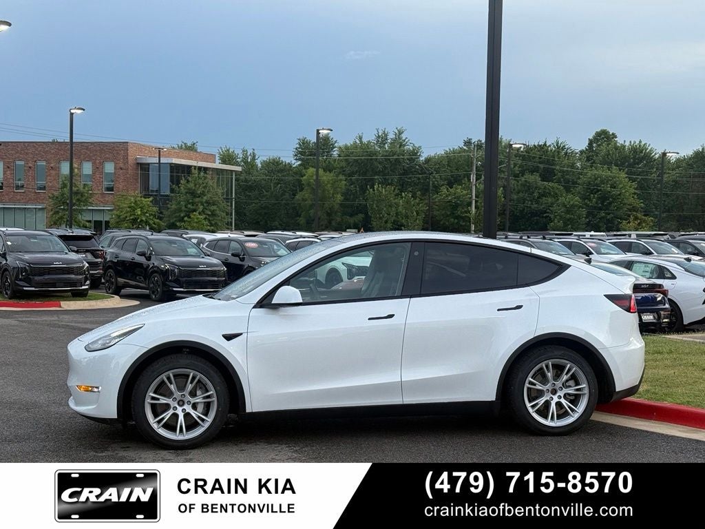 2023 Tesla Model Y Long Range - AWD / CLEAN CARFAX / ONE OWNER