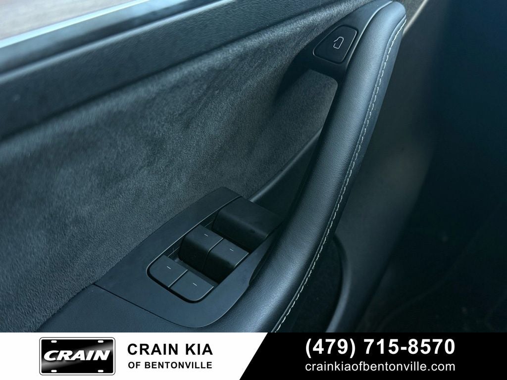 2023 Tesla Model Y Performance - AWD / CARFAX ONE OWNER