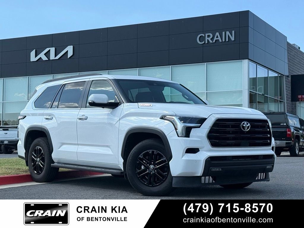 2025 Toyota Sequoia SR5 - 4WD / SUNROOF / CLEAN CARFAX / ONE OWNER