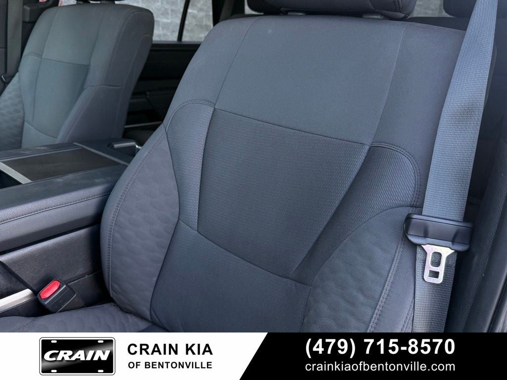 2025 Toyota Sequoia SR5 - 4WD / CLEAN CARFAX / ONE OWNER