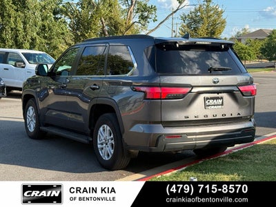2025 Toyota Sequoia SR5 - 4WD / CLEAN CARFAX / ONE OWNER