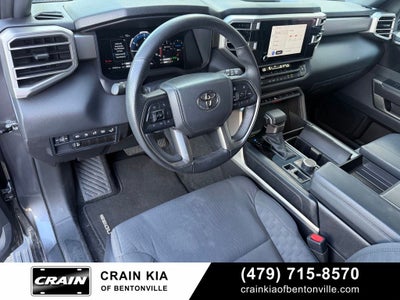 2025 Toyota Sequoia SR5 - 4WD / CLEAN CARFAX / ONE OWNER