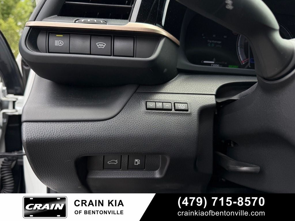 2023 Toyota Crown XLE - AWD / CLEAN CARFAX