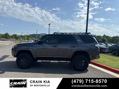 2018 Toyota 4Runner TRD Off-Road - LIFTED! / 4WD / CLEAN CARFAX