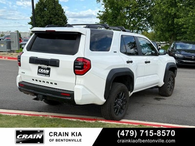 2025 Toyota 4Runner SR5 - 4WD / CLEAN CARFAX / ONE OWNER