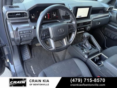 2025 Toyota 4Runner SR5 - 4WD / CLEAN CARFAX / ONE OWNER