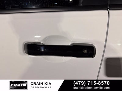 2025 Toyota 4Runner SR5 - 4WD / CLEAN CARFAX / ONE OWNER