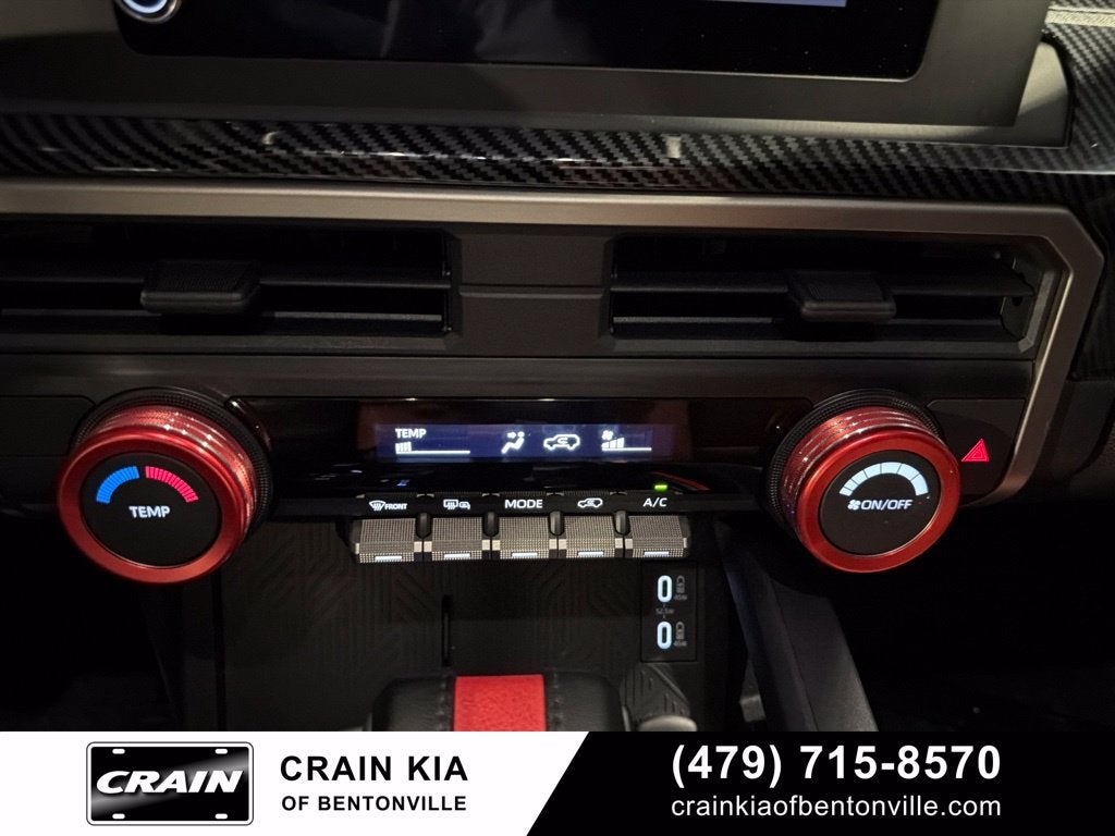 2025 Toyota 4Runner SR5 - 4WD / CLEAN CARFAX / ONE OWNER