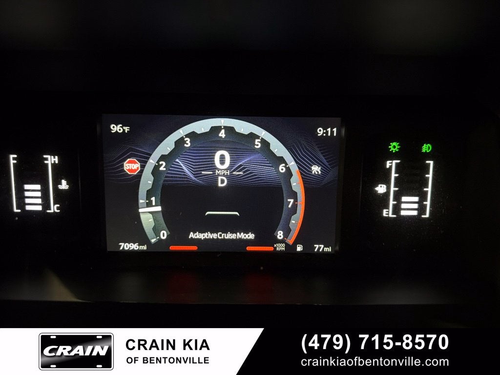 2025 Toyota 4Runner SR5 - 4WD / CLEAN CARFAX / ONE OWNER