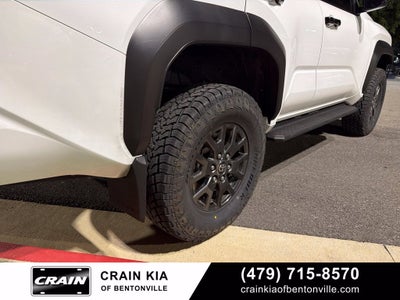 2025 Toyota 4Runner SR5 - 4WD / CLEAN CARFAX / ONE OWNER