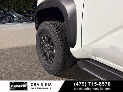 2025 Toyota 4Runner SR5 - 4WD / CLEAN CARFAX / ONE OWNER