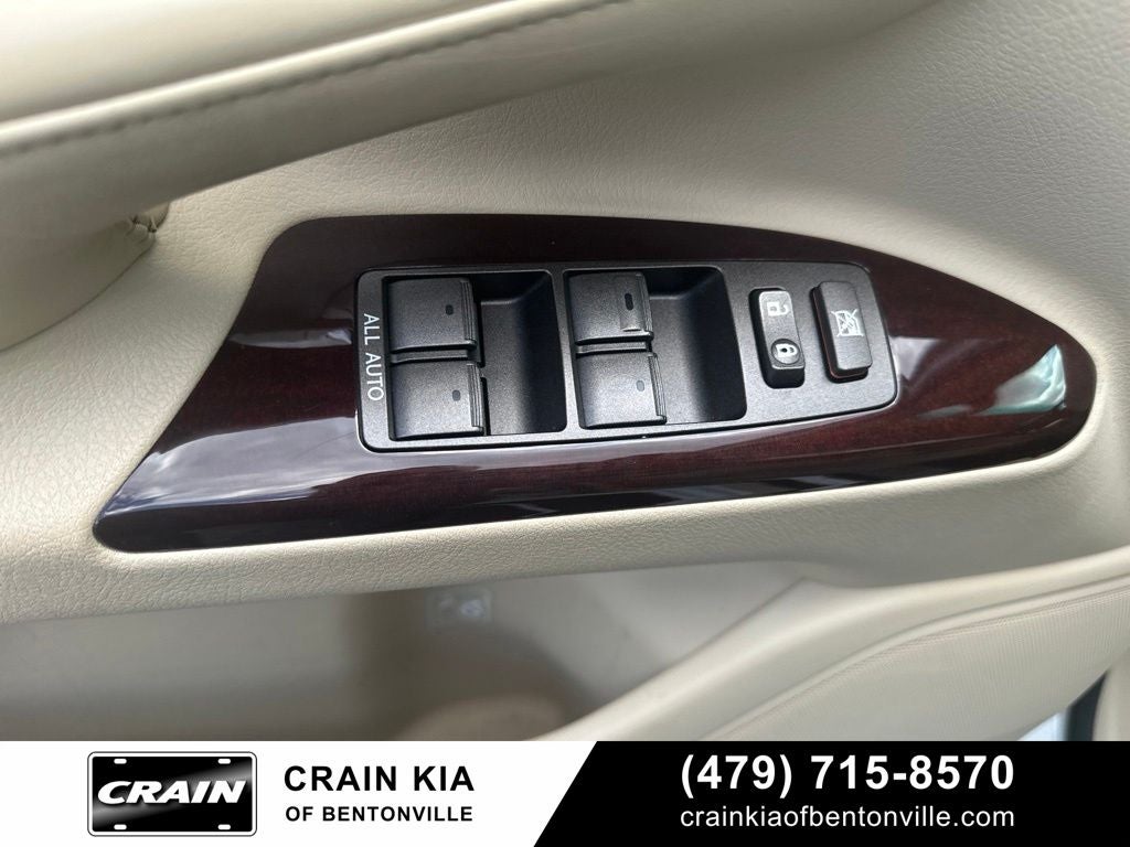 2013 Lexus LX 570 - 4WD / SUNROOF / CLEAN CARFAX