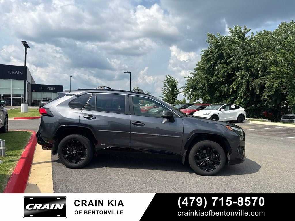 2022 Toyota RAV4 Hybrid SE - AWD / CLEAN CARFAX / ONE OWNER